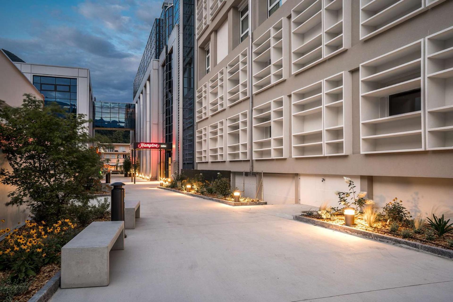 Hampton By Hilton Locarno Hotel Losone Exterior foto